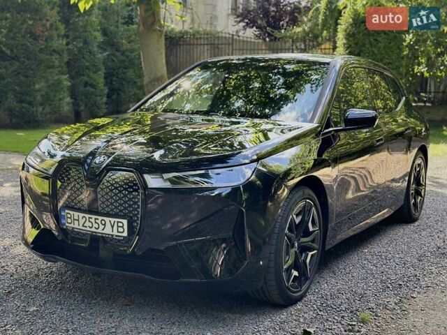 Черный БМВ iX, объемом двигателя 0 л и пробегом 48 тыс. км за 48000 $, фото 25 на Automoto.ua