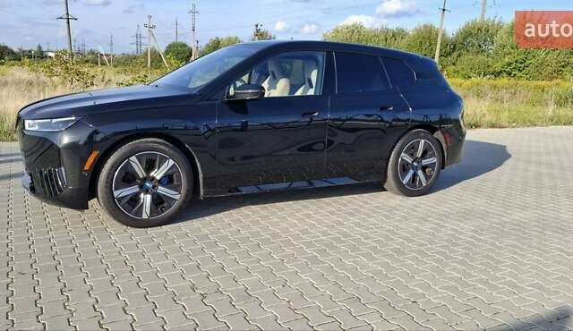 Черный БМВ iX, объемом двигателя 0 л и пробегом 48 тыс. км за 52000 $, фото 7 на Automoto.ua