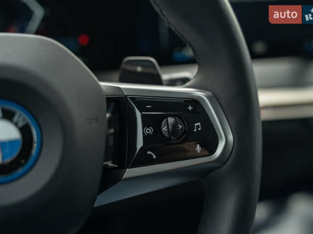 Черный БМВ iX, объемом двигателя 0 л и пробегом 40 тыс. км за 59900 $, фото 35 на Automoto.ua