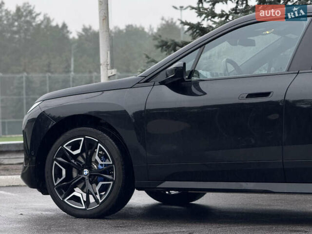 Черный БМВ iX, объемом двигателя 0 л и пробегом 18 тыс. км за 45900 $, фото 14 на Automoto.ua