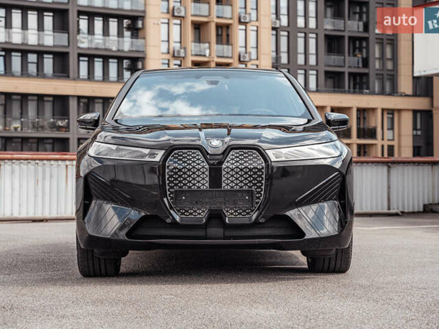Черный БМВ iX, объемом двигателя 0 л и пробегом 67 тыс. км за 67000 $, фото 4 на Automoto.ua