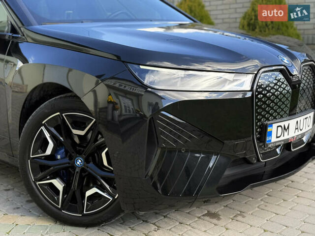 Черный БМВ iX, объемом двигателя 0 л и пробегом 57 тыс. км за 72000 $, фото 11 на Automoto.ua
