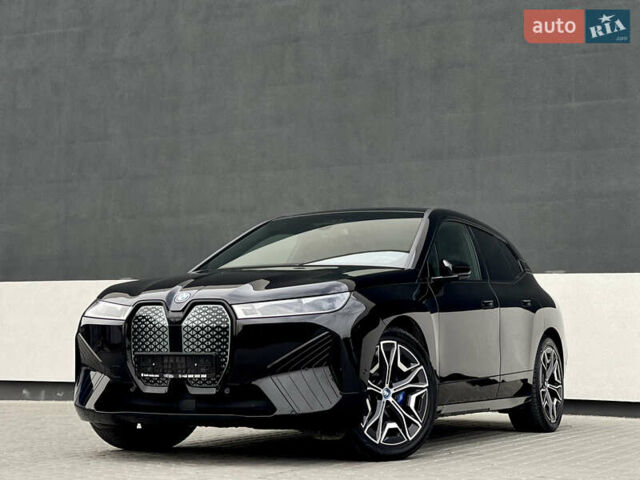 Черный БМВ iX, объемом двигателя 0 л и пробегом 27 тыс. км за 50000 $, фото 1 на Automoto.ua
