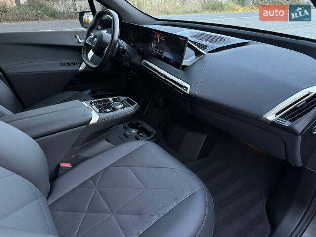 Черный БМВ iX, объемом двигателя 0 л и пробегом 125 тыс. км за 42800 $, фото 24 на Automoto.ua