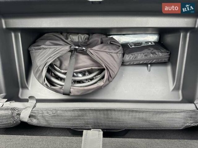 Черный БМВ iX, объемом двигателя 0 л и пробегом 45 тыс. км за 68700 $, фото 37 на Automoto.ua