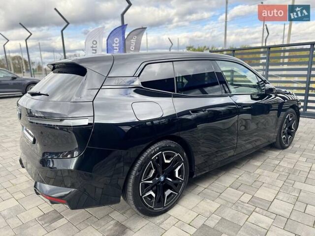 Черный БМВ iX, объемом двигателя 0 л и пробегом 45 тыс. км за 68700 $, фото 2 на Automoto.ua