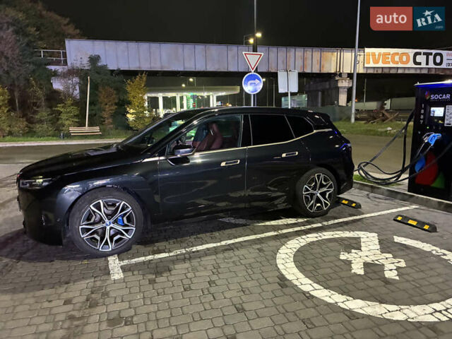 Черный БМВ iX, объемом двигателя 0 л и пробегом 165 тыс. км за 39000 $, фото 2 на Automoto.ua