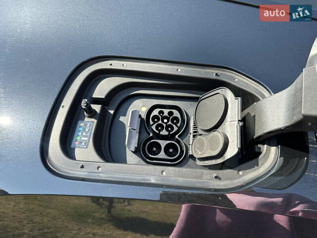Черный БМВ iX, объемом двигателя 0 л и пробегом 83 тыс. км за 57700 $, фото 21 на Automoto.ua