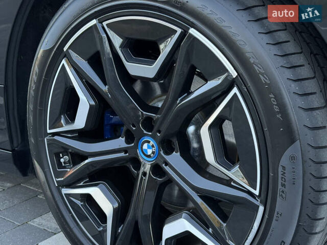 Черный БМВ iX, объемом двигателя 0 л и пробегом 125 тыс. км за 42800 $, фото 17 на Automoto.ua