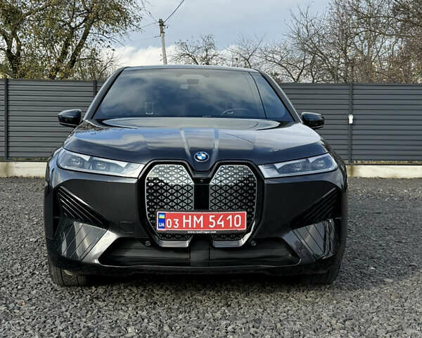 Чорний БМВ iX, об'ємом двигуна 0 л та пробігом 66 тис. км за 59900 $, фото 2 на Automoto.ua