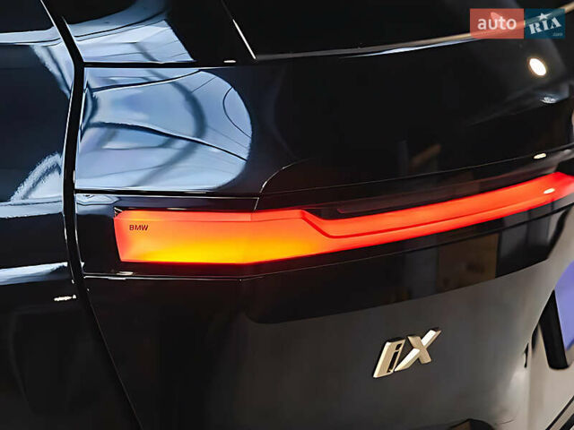 Чорний БМВ iX, об'ємом двигуна 0 л та пробігом 20 тис. км за 79999 $, фото 5 на Automoto.ua