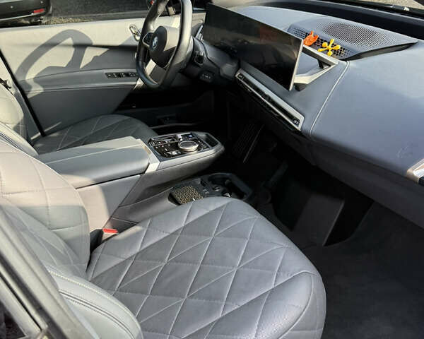 Чорний БМВ iX, об'ємом двигуна 0 л та пробігом 66 тис. км за 59900 $, фото 27 на Automoto.ua