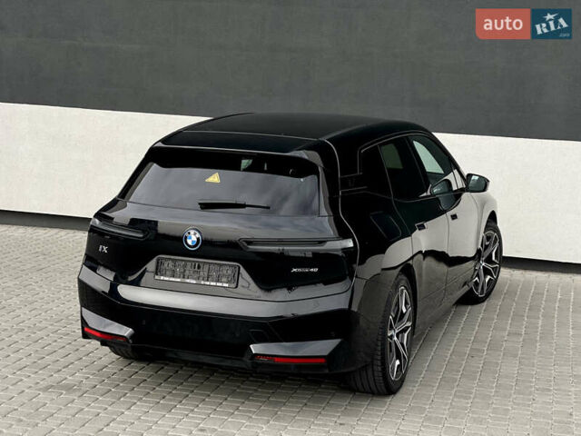 Черный БМВ iX, объемом двигателя 0 л и пробегом 27 тыс. км за 50000 $, фото 40 на Automoto.ua