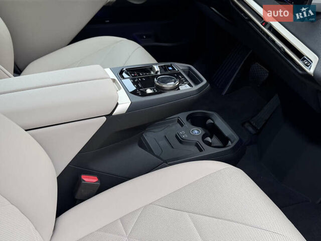 Черный БМВ iX, объемом двигателя 0 л и пробегом 18 тыс. км за 45900 $, фото 51 на Automoto.ua