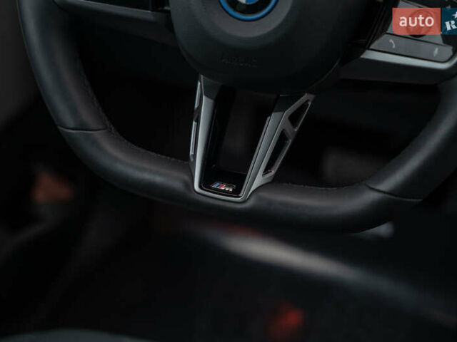 Черный БМВ iX, объемом двигателя 0 л и пробегом 40 тыс. км за 59900 $, фото 34 на Automoto.ua