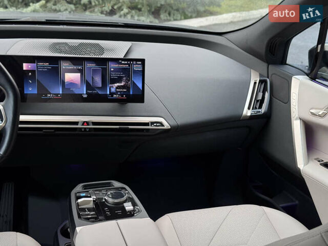 Черный БМВ iX, объемом двигателя 0 л и пробегом 18 тыс. км за 45900 $, фото 30 на Automoto.ua