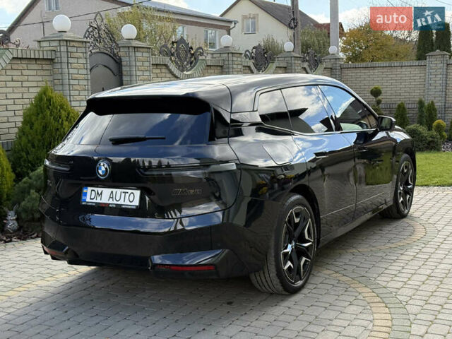 Черный БМВ iX, объемом двигателя 0 л и пробегом 57 тыс. км за 72000 $, фото 25 на Automoto.ua