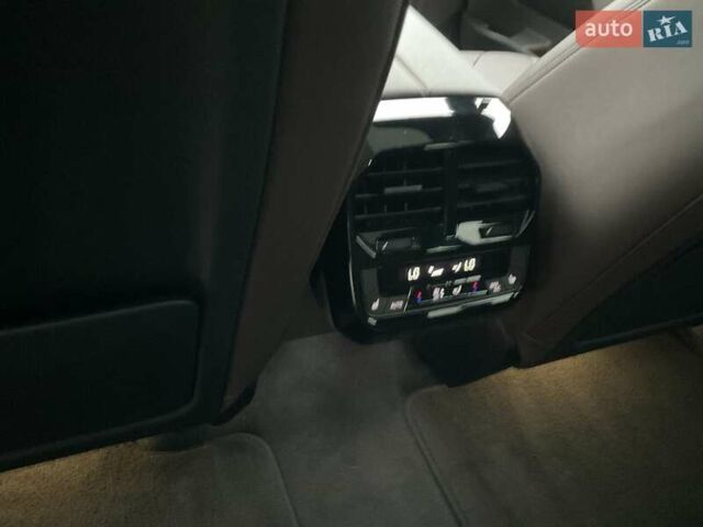 Чорний БМВ iX, об'ємом двигуна 0 л та пробігом 208 тис. км за 36499 $, фото 14 на Automoto.ua