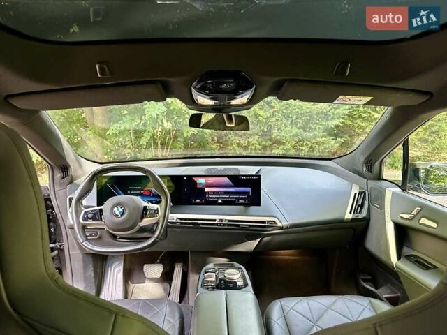 Черный БМВ iX, объемом двигателя 0 л и пробегом 48 тыс. км за 48000 $, фото 31 на Automoto.ua