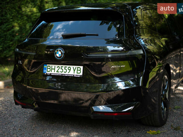 Черный БМВ iX, объемом двигателя 0 л и пробегом 48 тыс. км за 48000 $, фото 9 на Automoto.ua