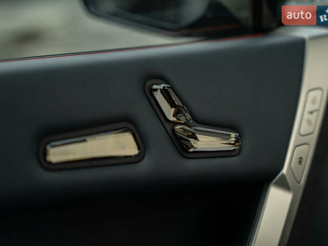 Черный БМВ iX, объемом двигателя 0 л и пробегом 40 тыс. км за 59900 $, фото 23 на Automoto.ua