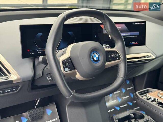 Черный БМВ iX, объемом двигателя 0 л и пробегом 45 тыс. км за 68700 $, фото 17 на Automoto.ua