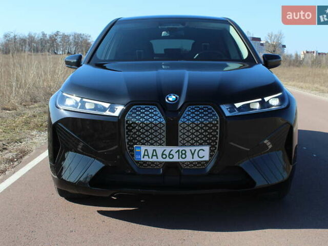 Черный БМВ iX, объемом двигателя 0 л и пробегом 83 тыс. км за 57700 $, фото 2 на Automoto.ua