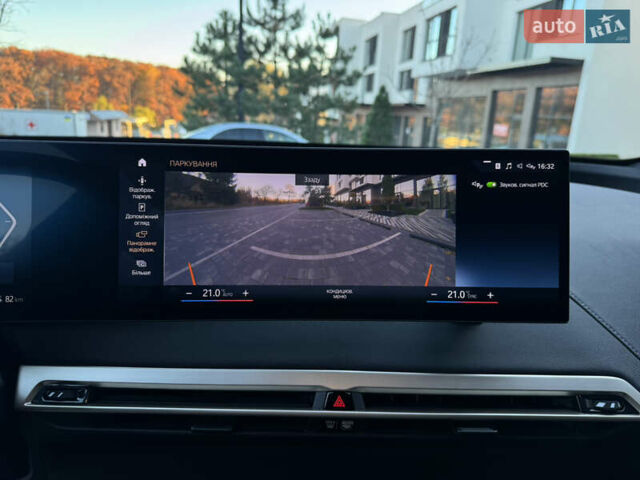 Черный БМВ iX, объемом двигателя 0 л и пробегом 125 тыс. км за 42800 $, фото 46 на Automoto.ua