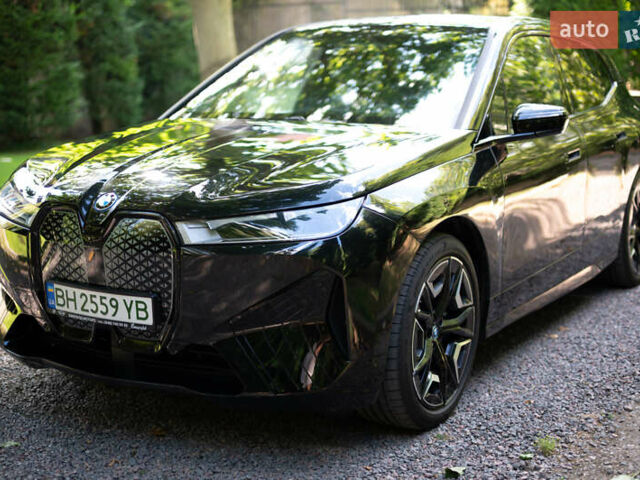 Черный БМВ iX, объемом двигателя 0 л и пробегом 48 тыс. км за 48000 $, фото 12 на Automoto.ua