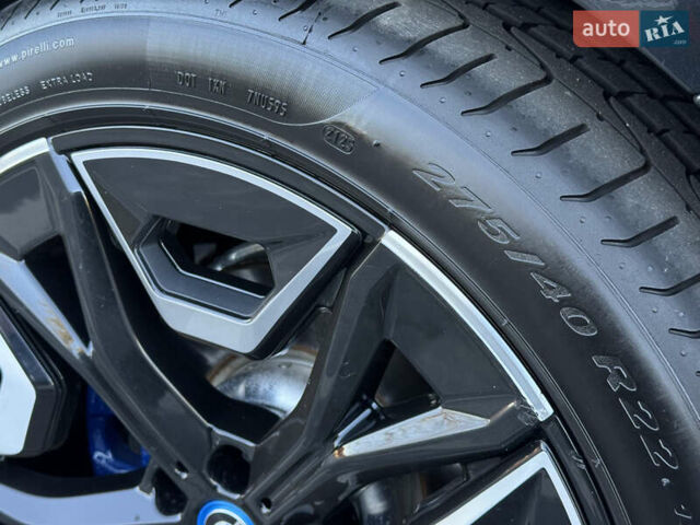 Черный БМВ iX, объемом двигателя 0 л и пробегом 125 тыс. км за 42800 $, фото 16 на Automoto.ua