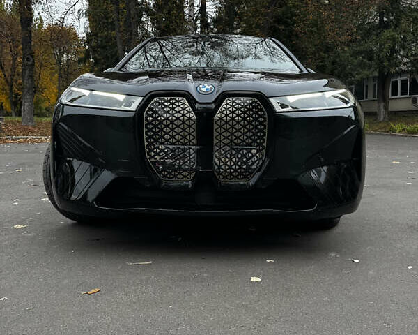 Черный БМВ iX, объемом двигателя 0 л и пробегом 71 тыс. км за 48240 $, фото 2 на Automoto.ua