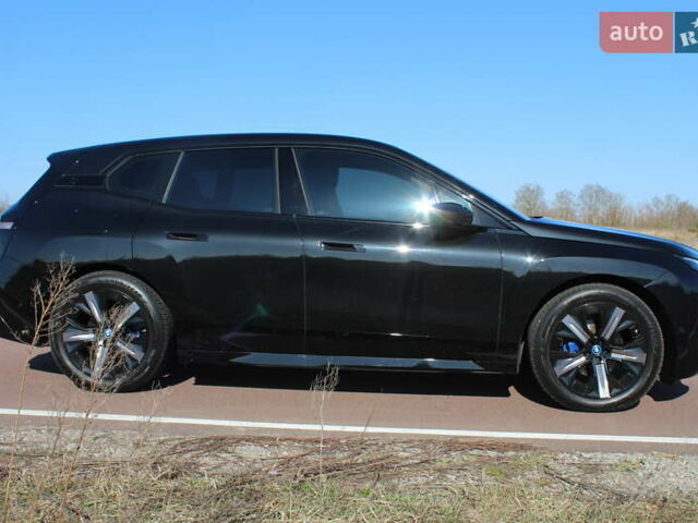 Черный БМВ iX, объемом двигателя 0 л и пробегом 85 тыс. км за 57700 $, фото 5 на Automoto.ua