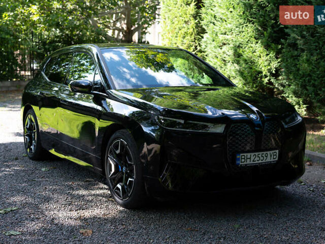 Черный БМВ iX, объемом двигателя 0 л и пробегом 48 тыс. км за 48000 $, фото 15 на Automoto.ua