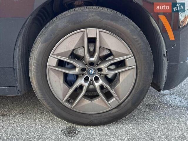 Черный БМВ iX, объемом двигателя 0 л и пробегом 93 тыс. км за 49999 $, фото 6 на Automoto.ua