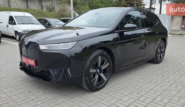 Черный БМВ iX, объемом двигателя 0 л и пробегом 98 тыс. км за 58800 $, фото 2 на Automoto.ua
