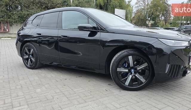 Черный БМВ iX, объемом двигателя 0 л и пробегом 98 тыс. км за 58800 $, фото 48 на Automoto.ua