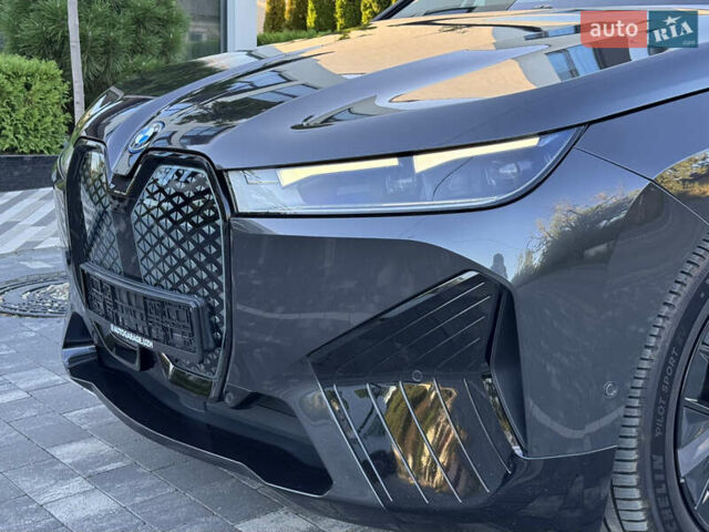 Черный БМВ iX, объемом двигателя 0 л и пробегом 72 тыс. км за 48500 $, фото 12 на Automoto.ua