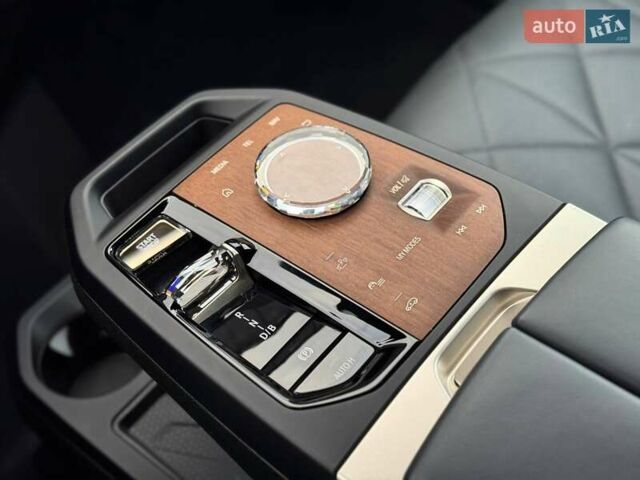 Черный БМВ iX, объемом двигателя 0 л и пробегом 17 тыс. км за 80900 $, фото 26 на Automoto.ua