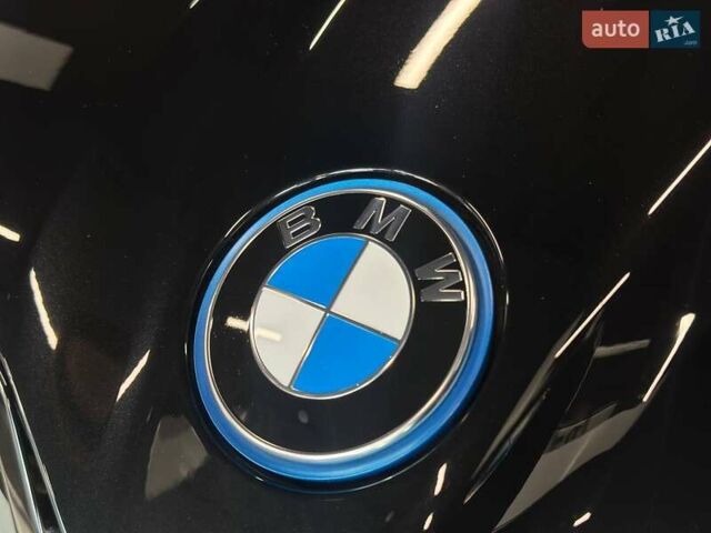 Черный БМВ iX, объемом двигателя 0 л и пробегом 62 тыс. км за 60390 $, фото 11 на Automoto.ua