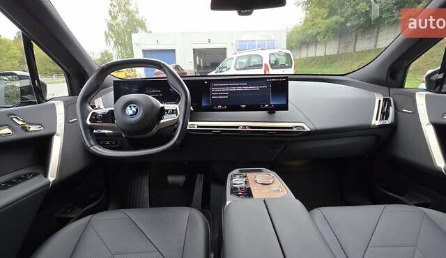 Черный БМВ iX, объемом двигателя 0 л и пробегом 98 тыс. км за 58800 $, фото 84 на Automoto.ua