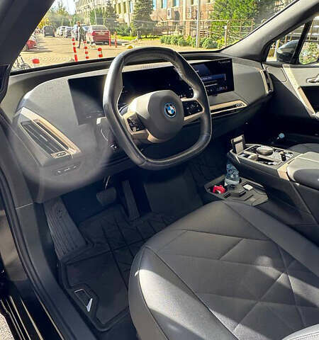 Черный БМВ iX, объемом двигателя 0 л и пробегом 12 тыс. км за 59999 $, фото 1 на Automoto.ua