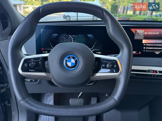 Черный БМВ iX, объемом двигателя 0 л и пробегом 72 тыс. км за 48500 $, фото 36 на Automoto.ua