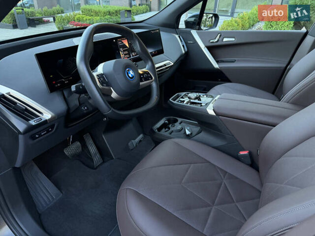 Черный БМВ iX, объемом двигателя 0 л и пробегом 72 тыс. км за 48500 $, фото 28 на Automoto.ua