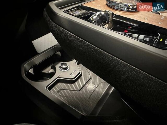 Черный БМВ iX, объемом двигателя 0 л и пробегом 62 тыс. км за 60390 $, фото 34 на Automoto.ua