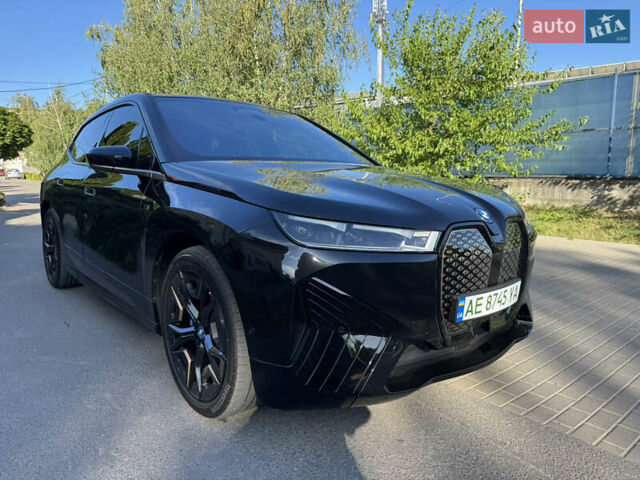 Черный БМВ iX, объемом двигателя 0 л и пробегом 5 тыс. км за 93532 $, фото 3 на Automoto.ua