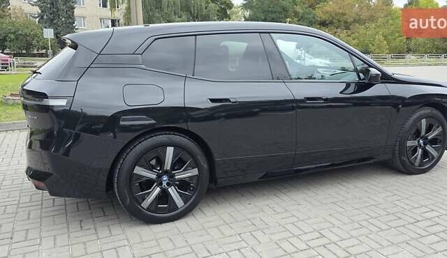 Черный БМВ iX, объемом двигателя 0 л и пробегом 98 тыс. км за 58800 $, фото 22 на Automoto.ua