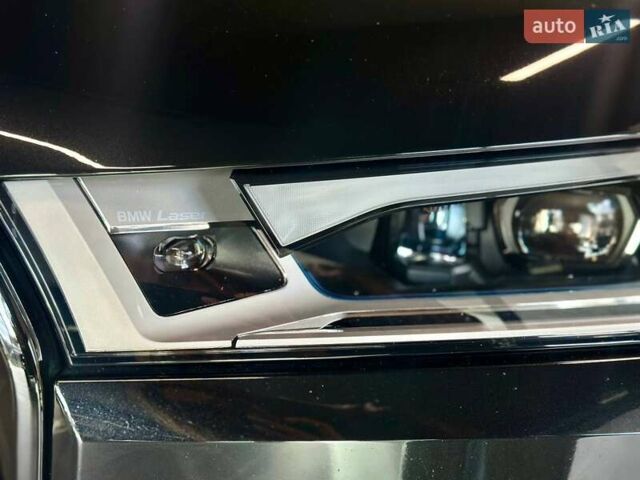 Черный БМВ iX, объемом двигателя 0 л и пробегом 62 тыс. км за 60390 $, фото 12 на Automoto.ua