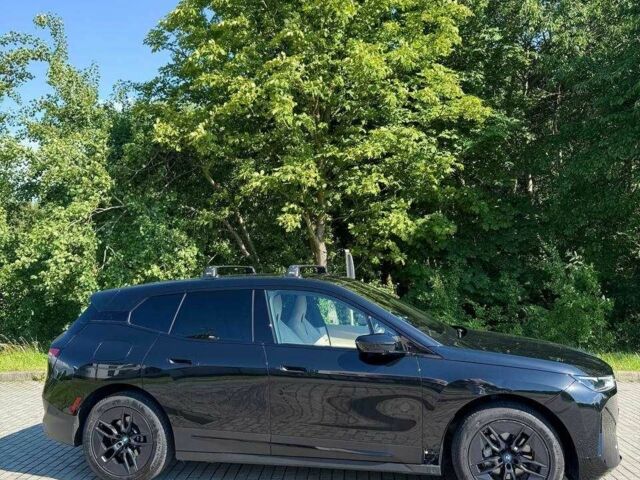 Черный БМВ iX, объемом двигателя 0 л и пробегом 59 тыс. км за 52500 $, фото 3 на Automoto.ua