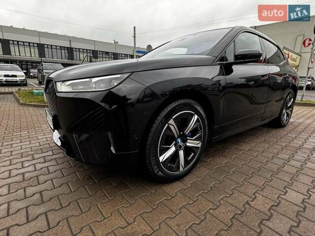 Черный БМВ iX, объемом двигателя 0 л и пробегом 27 тыс. км за 58500 $, фото 21 на Automoto.ua