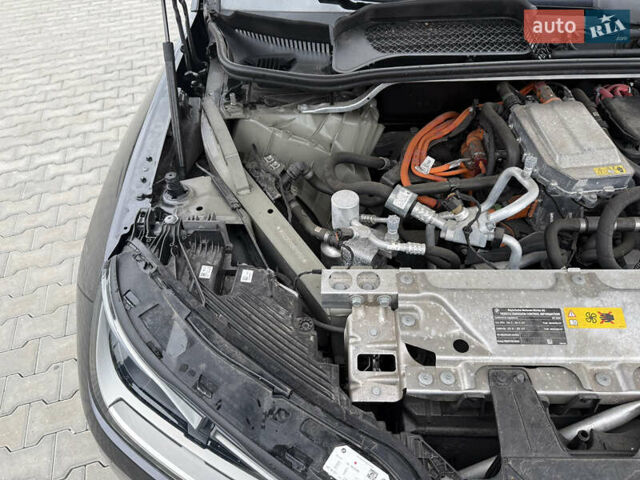 Черный БМВ iX, объемом двигателя 0 л и пробегом 40 тыс. км за 68500 $, фото 23 на Automoto.ua